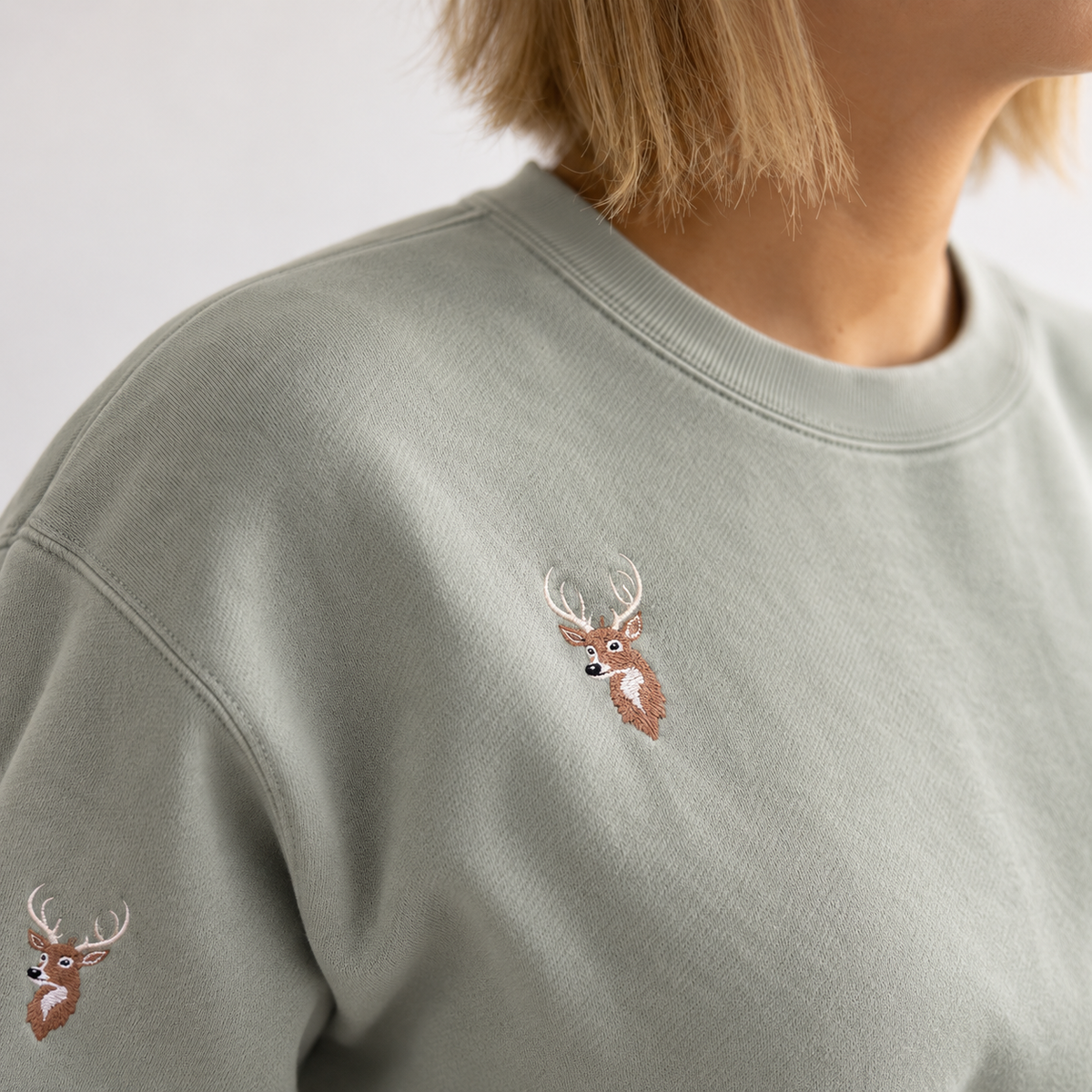 Deer | Little's | Embroidered Crewneck Sweatshirt