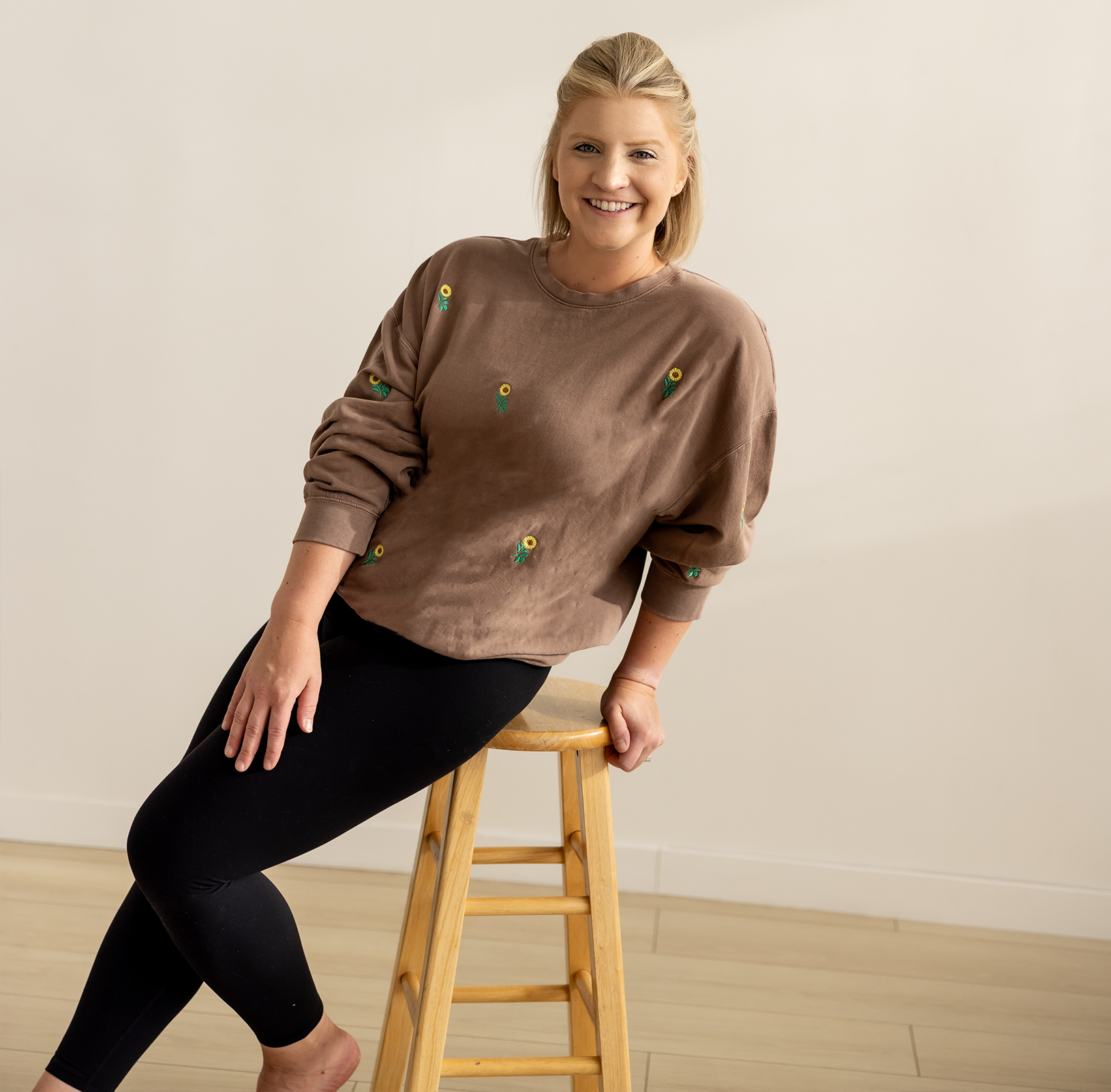 Sunflowers | Little's | Embroidered Crewneck Sweatshirt